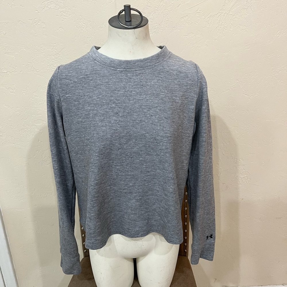 UA crop sweatshirt sz small